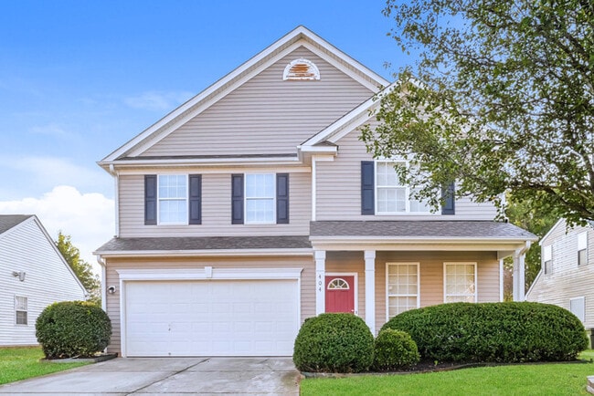 Primary Photo - 404 Vineyard Ln