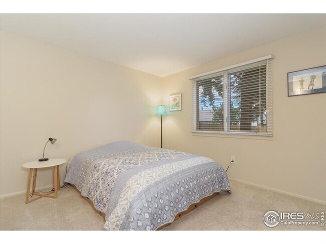 Building Photo - Charming 4-Bedroom Ranch in Prime Location...