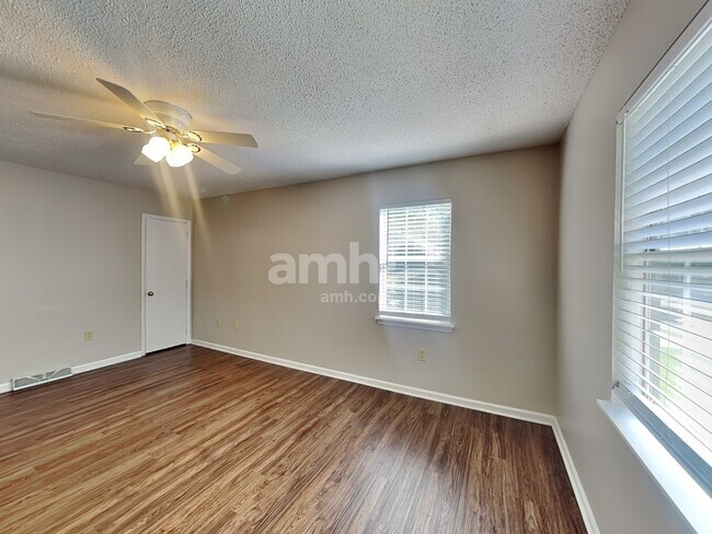 Building Photo - 12631 Delman Ln