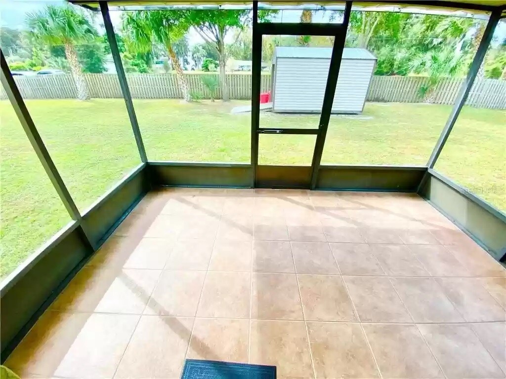 Building Photo - 1709 Lakewood Ave