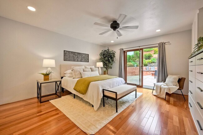 Building Photo - Charming 4-Bedroom Home in Bay Park — Move-In Special!!!