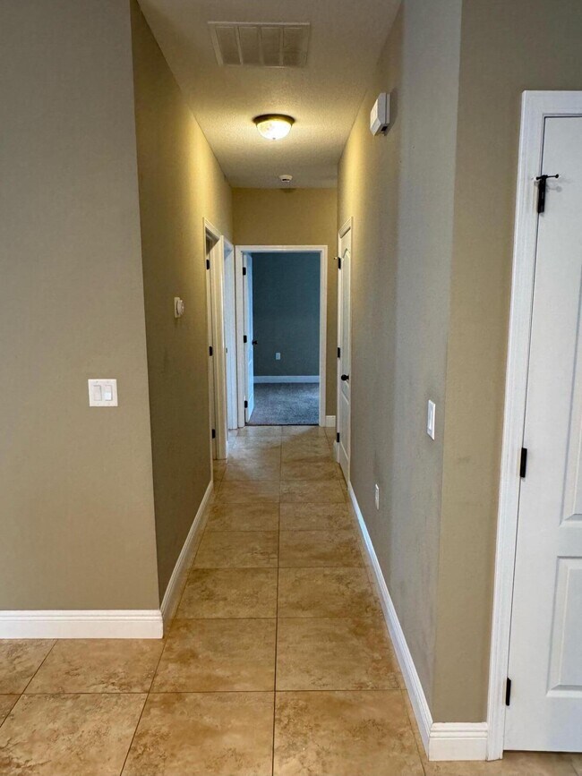 Building Photo - 41 Cactus Rd