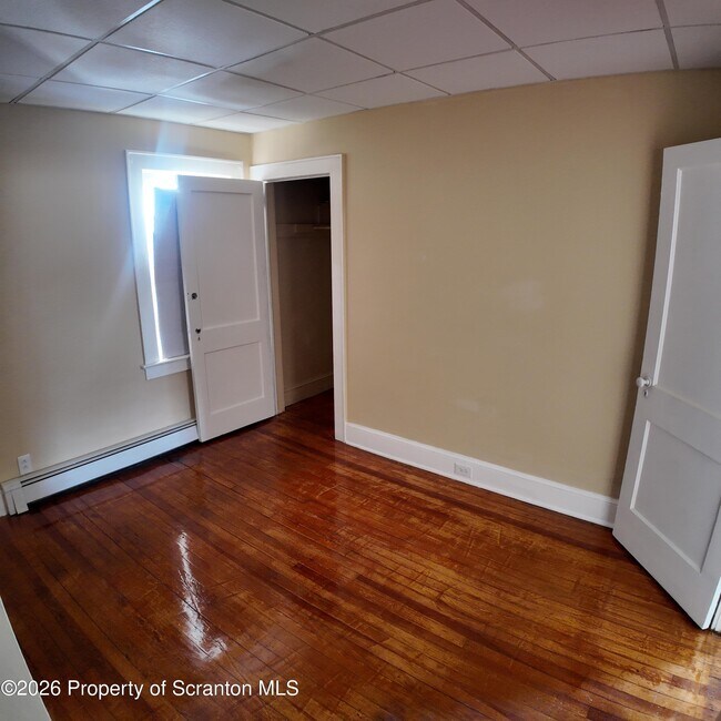 Building Photo - 128 Main St