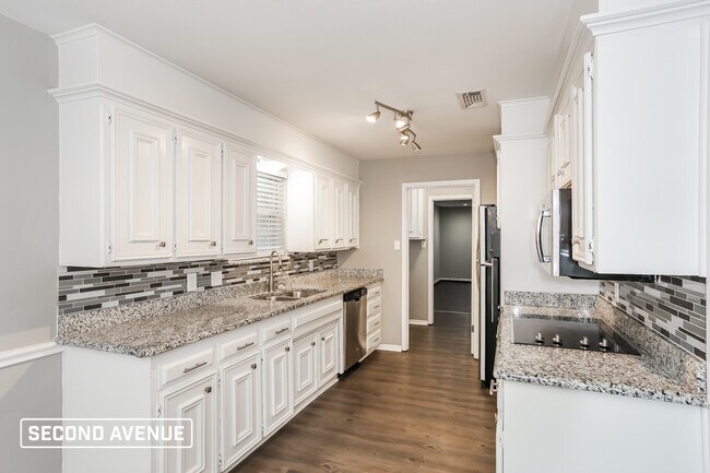 Building Photo - 500 S Colonial Dr
