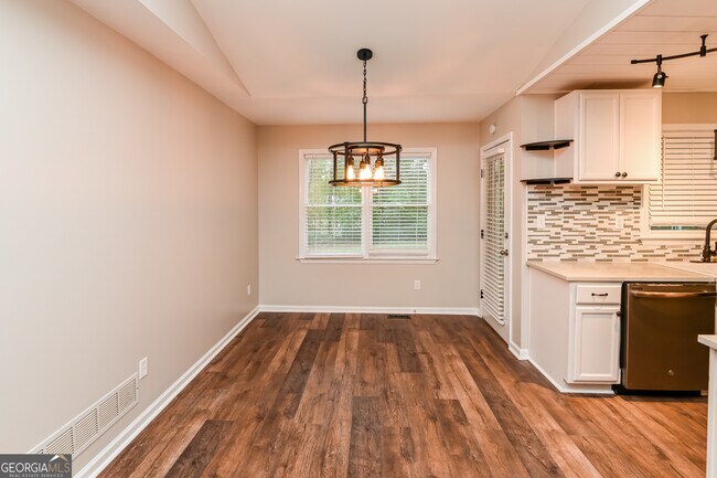 Building Photo - 377 Wesley Mill Pl