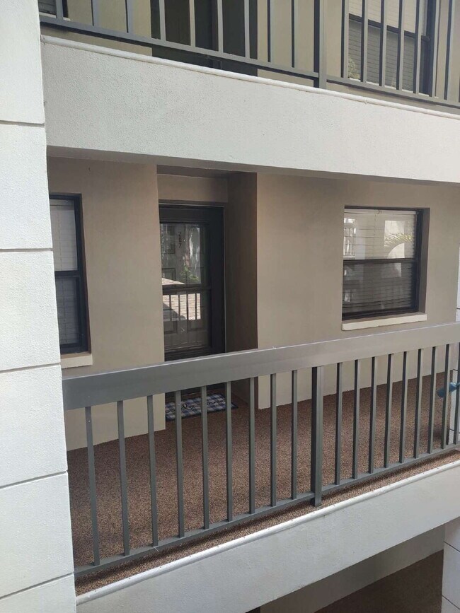 Building Photo - "$200 move in special!! 2-Bed, 2-Bath Cond...