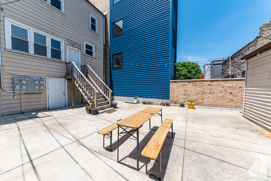 Building Photo - 1431 N Fairfield Ave