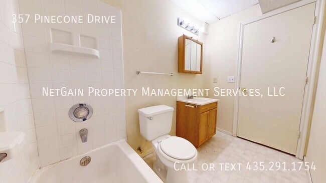 Building Photo - 357 Pinecone Dr