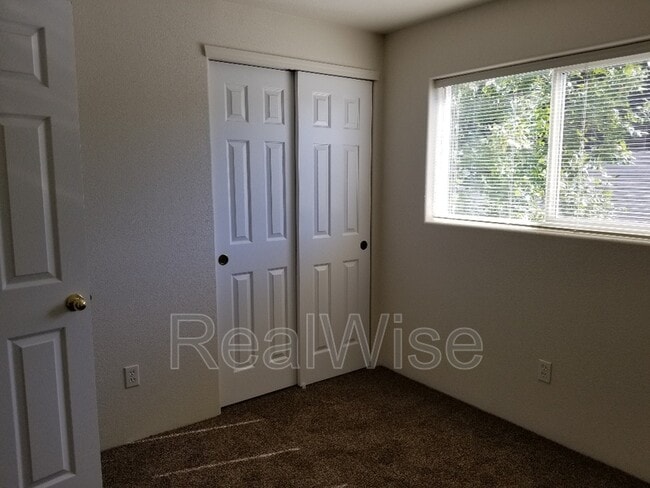 Building Photo - 1527 Hamilton Ln