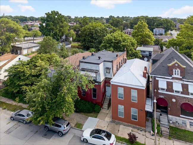 Building Photo - 205 Schirmer St