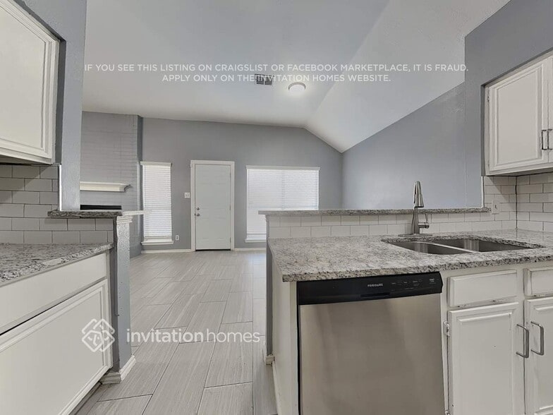 Building Photo - 1936 Ashley Dr