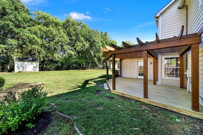 Building Photo - Lovely 4 Bed 2.5 Bath Home in Charlotte!