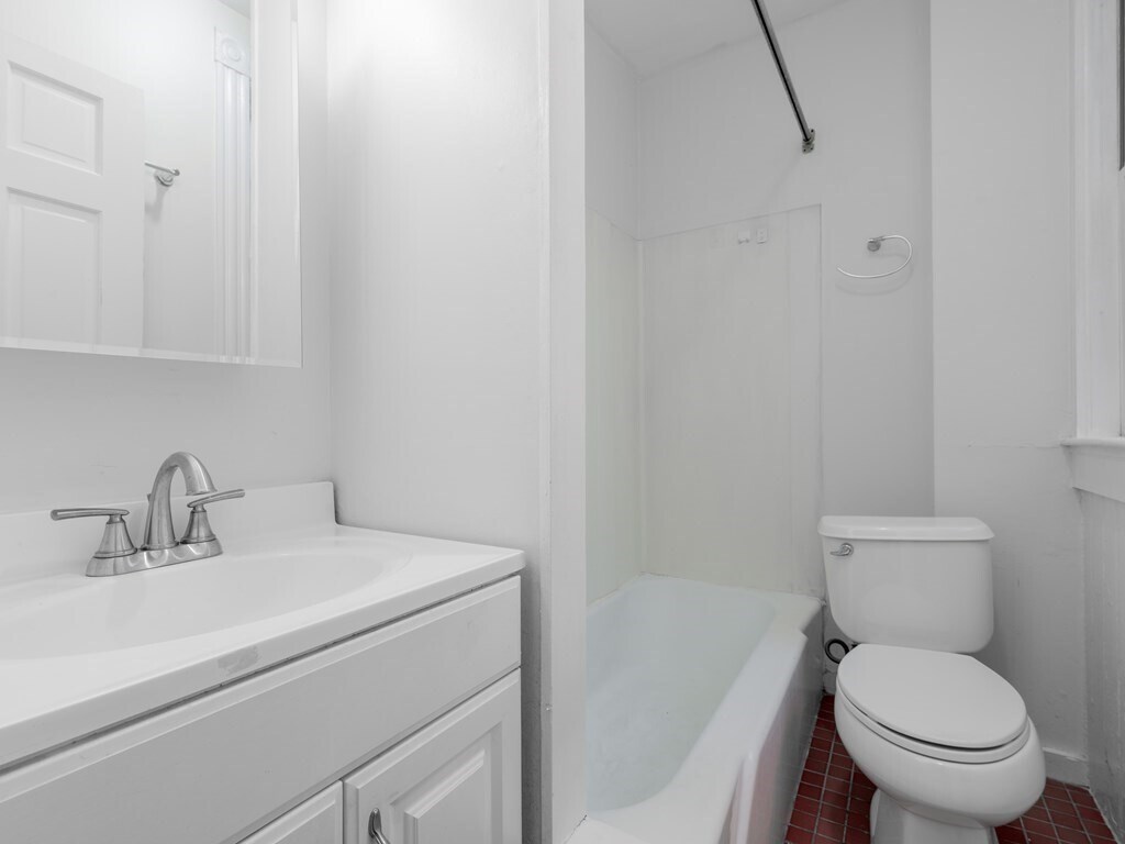 Building Photo - 8 Westerly St