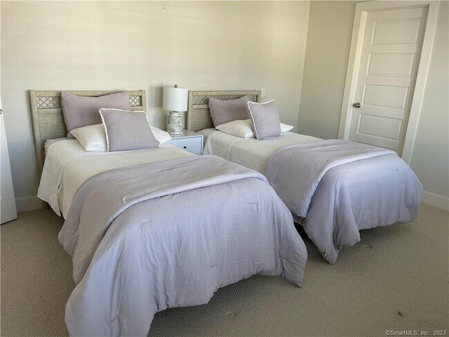 Building Photo - 23 Soundview Dr