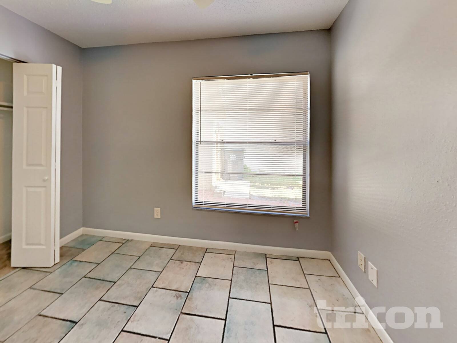 Building Photo - 10516 Parkcrest Dr