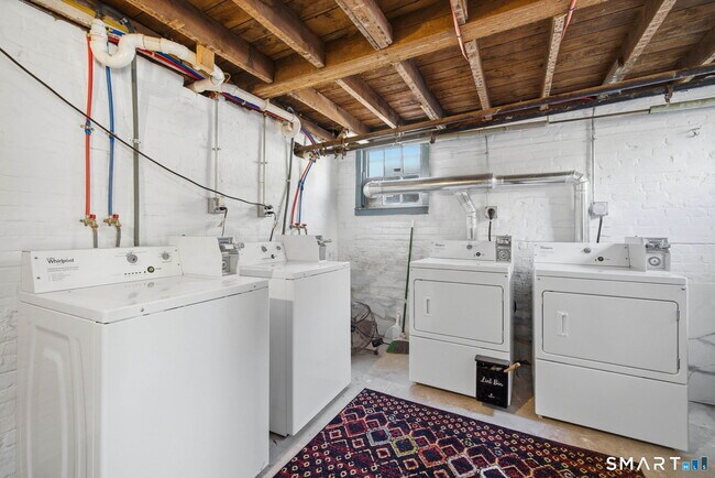 Building Photo - 883 Worthington Ridge