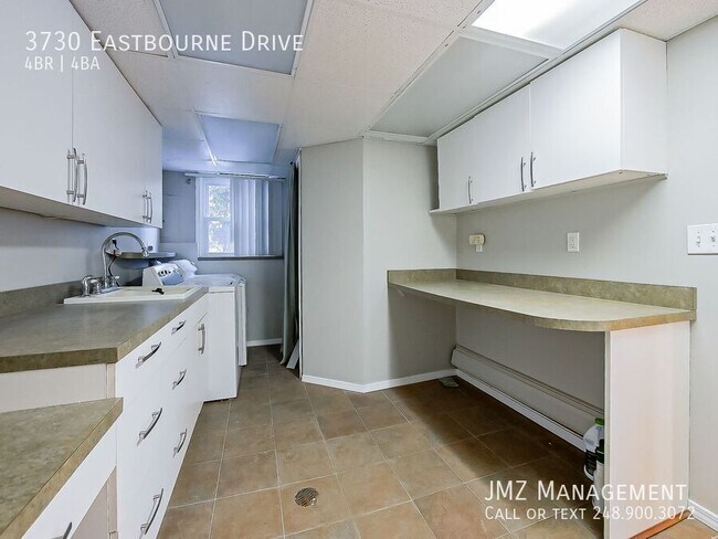 Building Photo - 3730 Eastbourne Dr