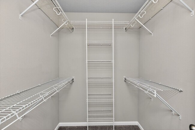 Building Photo - ALTOONA GEM!! 3 Bedroom, 2 Bathroom Home in Altoona!