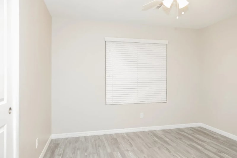Building Photo - 5130 Clatsop St