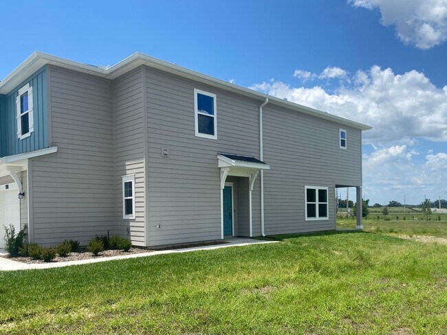 Building Photo - New 3/2.5 End Unit Townhouse!