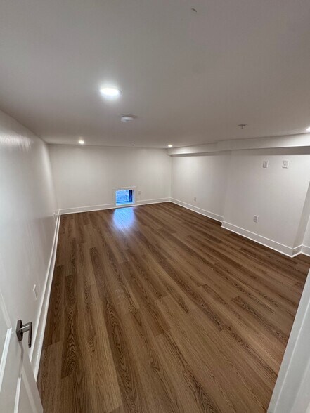 Building Photo - 647 N 16th St