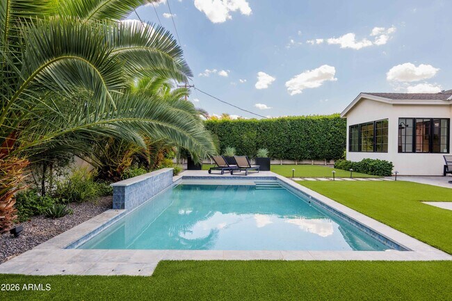 Building Photo - 5309 N 33rd St