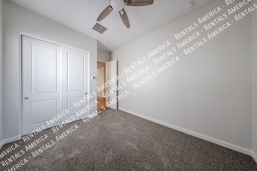 Building Photo - 2131 East Charlotte Dr