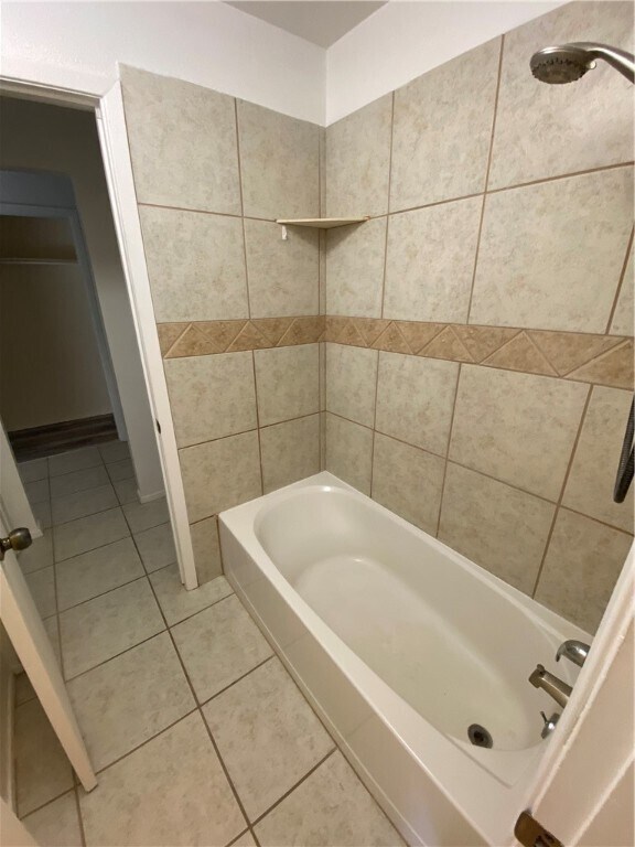 Building Photo - 313 Easy St