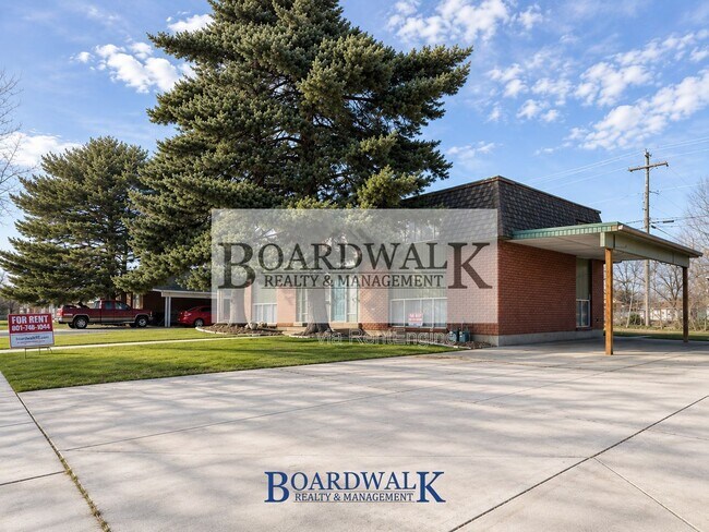 Building Photo - 572 400 N