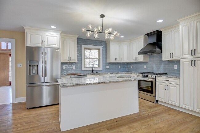 Building Photo - FOR RENT VIRGINIA BEACH