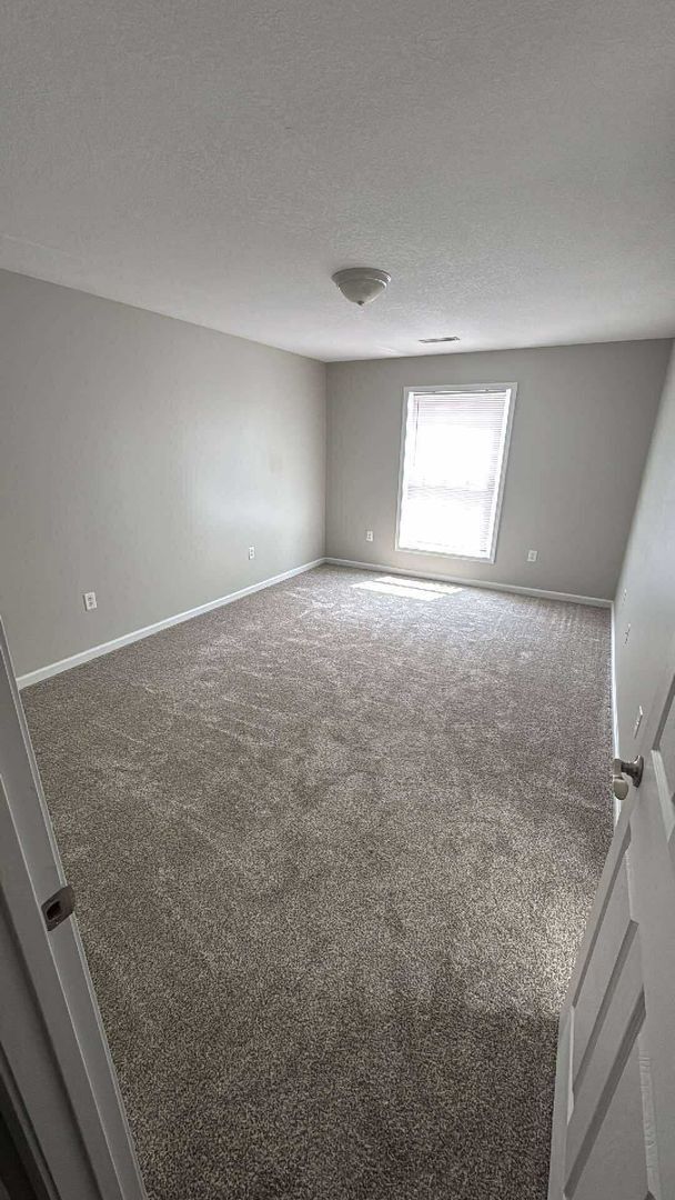 Building Photo - 2 Bedroom ~ 1.5 Bath ~ Benton, KY ~ 2 Story Townhome