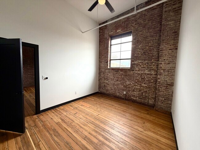 Building Photo - 2017 Chouteau Ave