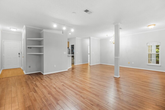 Building Photo - 3002 Greystone Pt