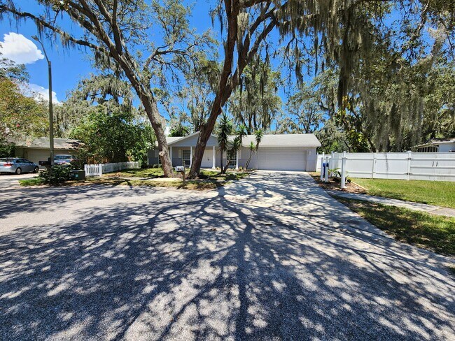 Building Photo - 606 Woodhill Ct