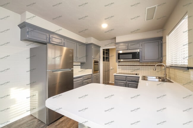 Building Photo - 4829 NW 62nd Terrace