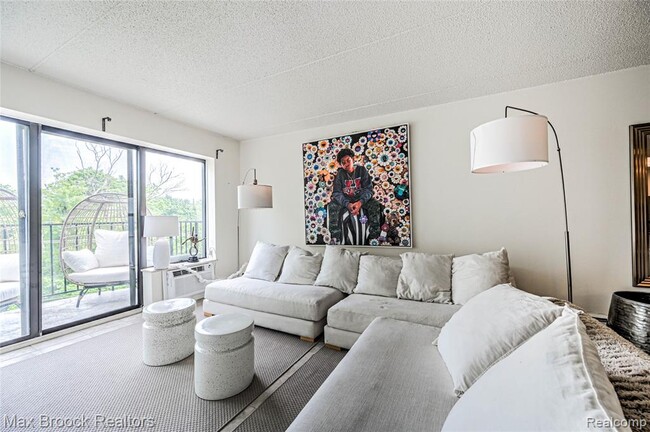 Building Photo - 35300 Woodward Ave