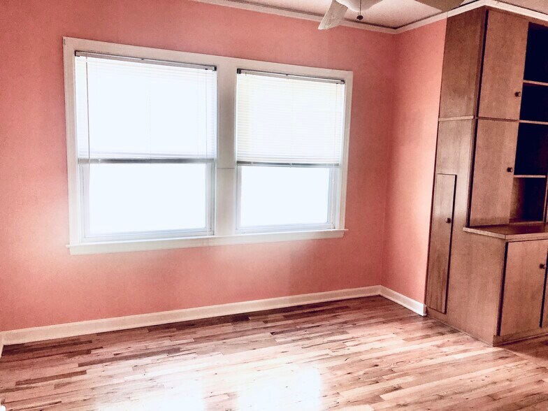 Building Photo - 705 Morningside Dr