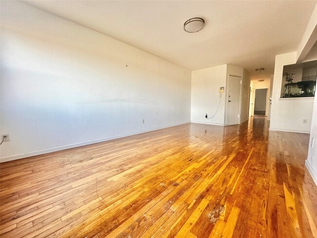 Building Photo - 211-32 23rd Ave