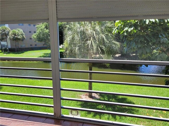 Building Photo - 4302 Martinique Cir