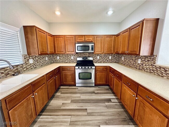 Building Photo - 8923 Deep Ridge Ct