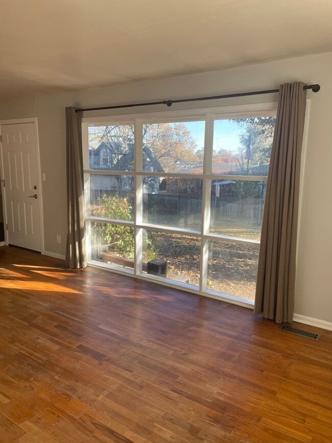 Building Photo - Off the beaten path