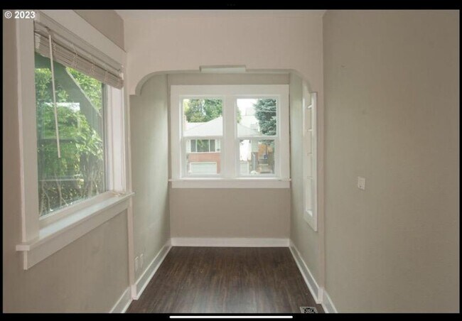 Building Photo - 1134 SE 45th Ave