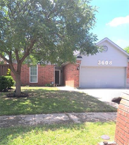 Primary Photo - 3608 Riverhead Dr