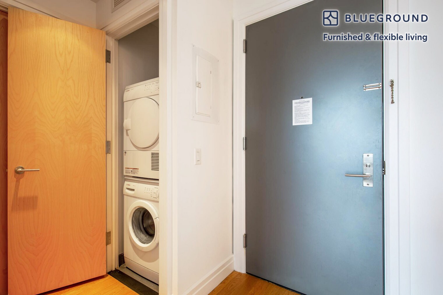 Building Photo - 550 W 54th St