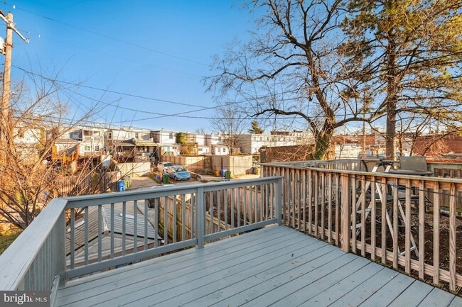 Building Photo - 3339 Paine St