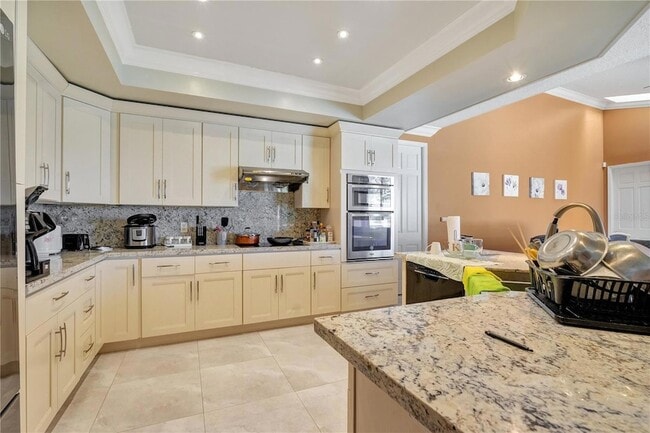 Building Photo - 6719 Fairway Cove Dr