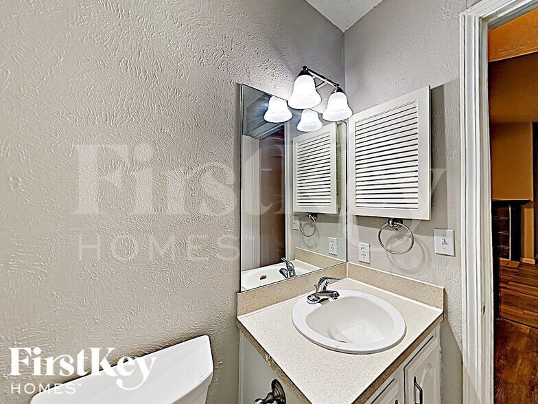 Building Photo - 2805 Galemeadow Dr