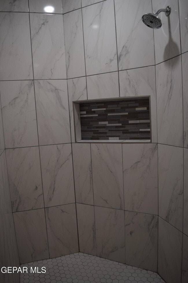 Building Photo - 355 Sol Ct