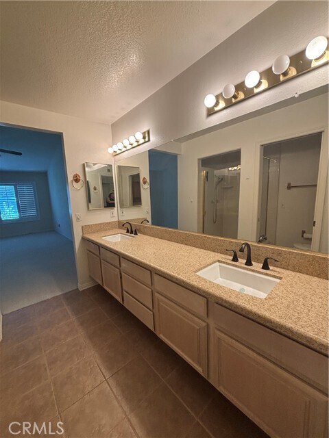 Building Photo - 928 Lotus Cir