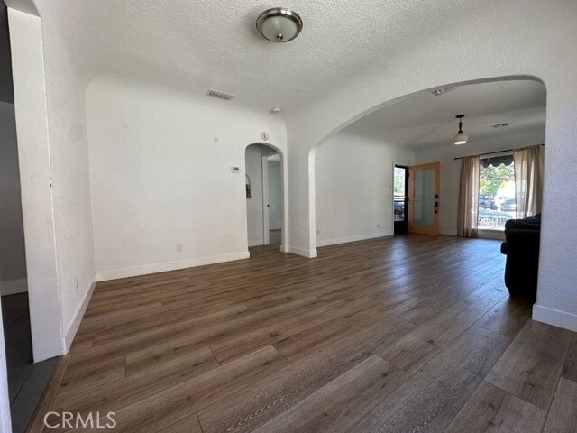 Building Photo - 206 W Mountain View Ave